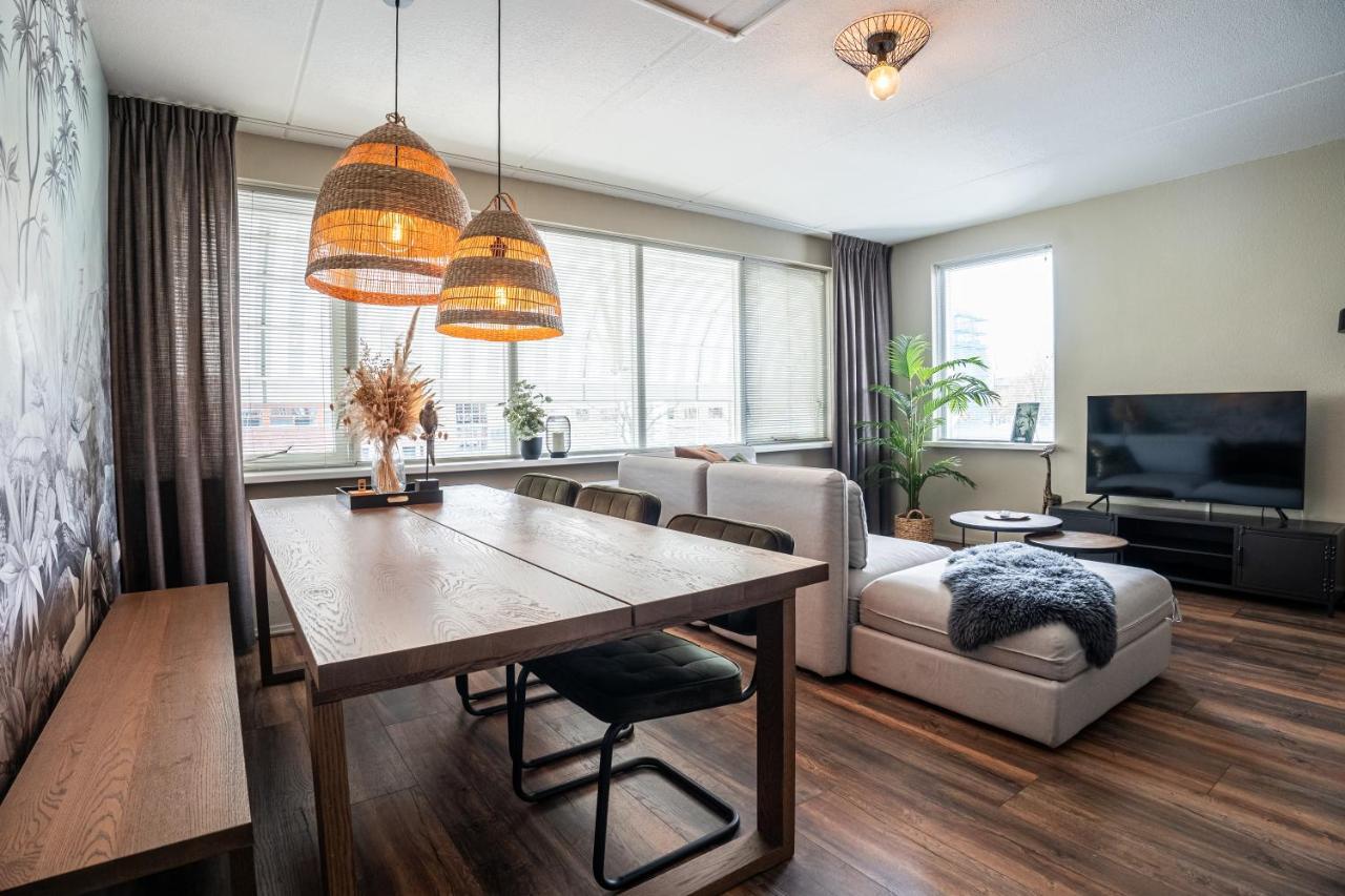 The Lion King - 6 Person Linked Apartment With Roof Terrace جروننجن المظهر الخارجي الصورة